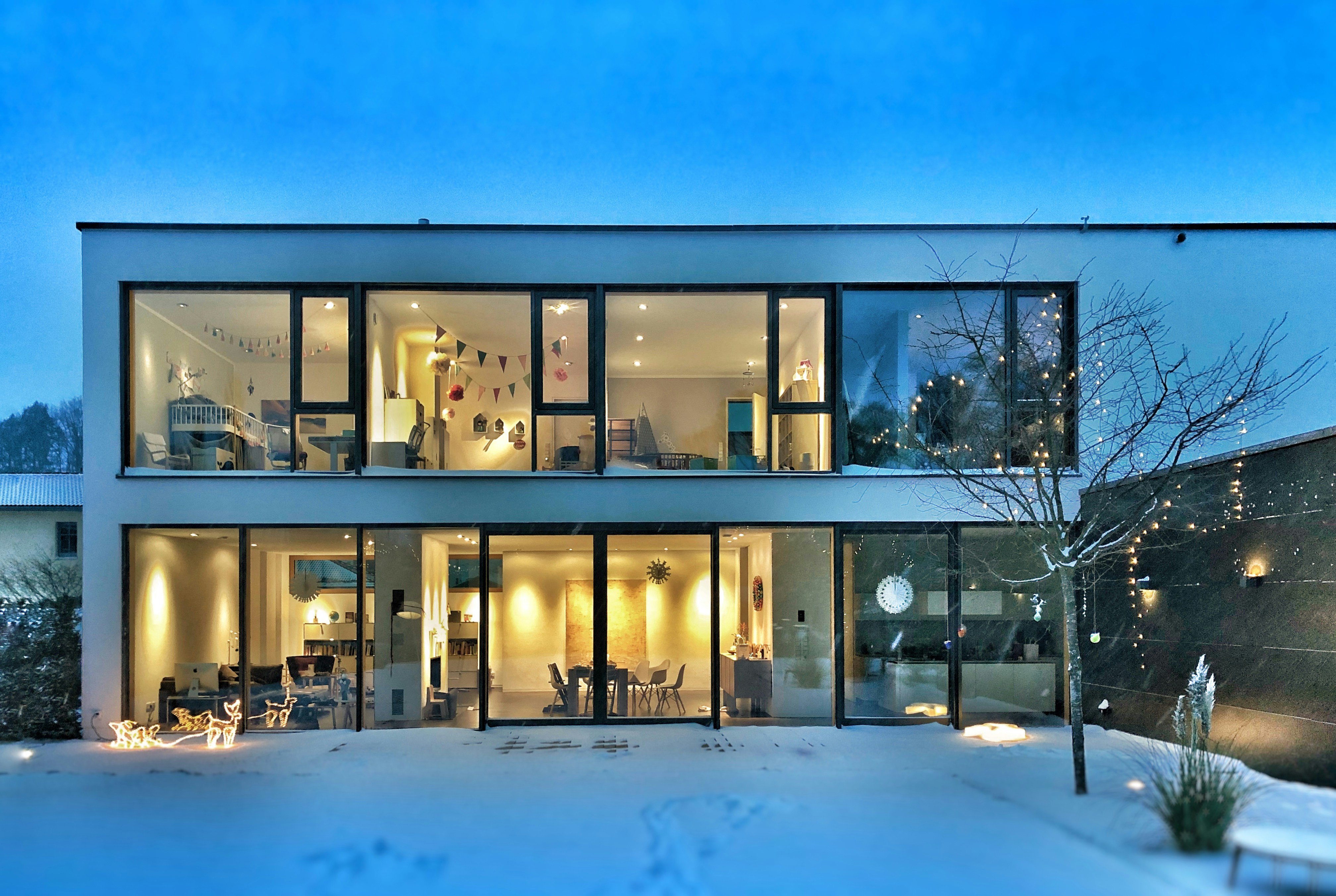 Elektro Leutenegger AG - Haus