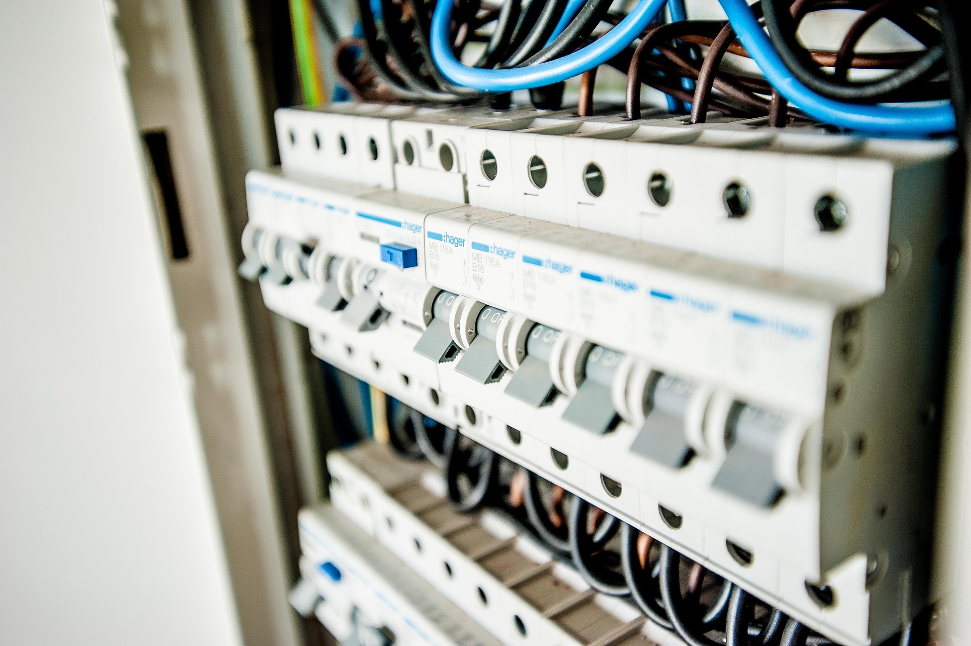 Elektro Leutenegger AG - Sicherungskasten